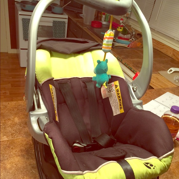 baby trend car seat green